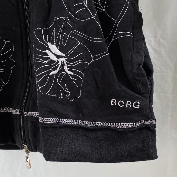 BCBGMaxAzria Performance Jogger Set Size: Medium - Picture 3 of 15